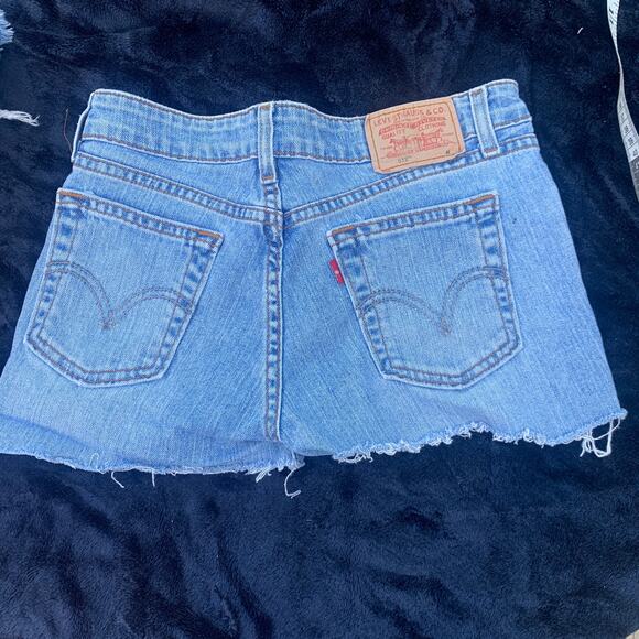 Y2K LEVI'S SUPERLOW CUTOFF LIGHT DENIM JEANS SHORTS DAISY DUKES 3 - Picture 1 of 7